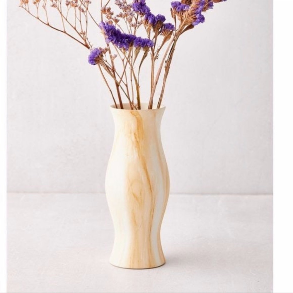 UO Urban Outfitters Alia Resin Boho Marble Like Deco Hippie Art Farm Curvy Vase
